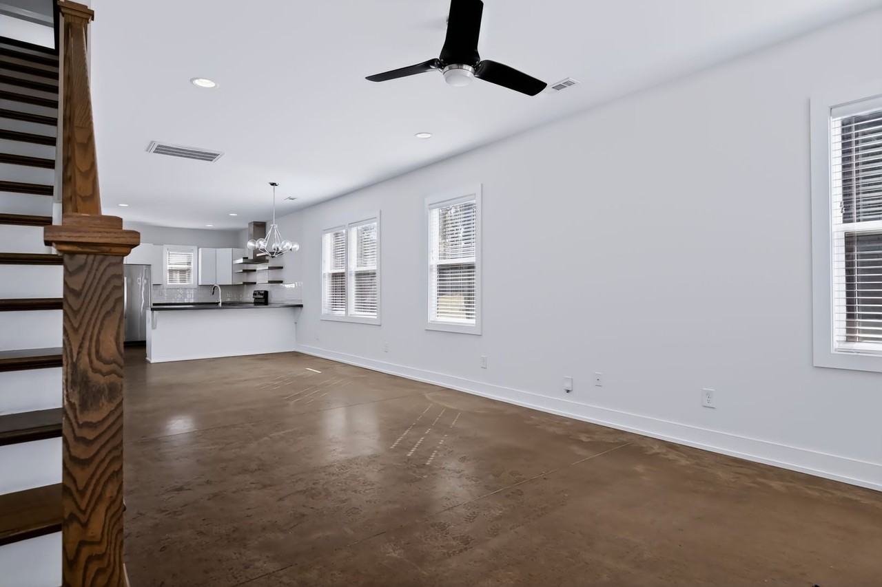 2418 24th Ave N - Photo 4 of 27