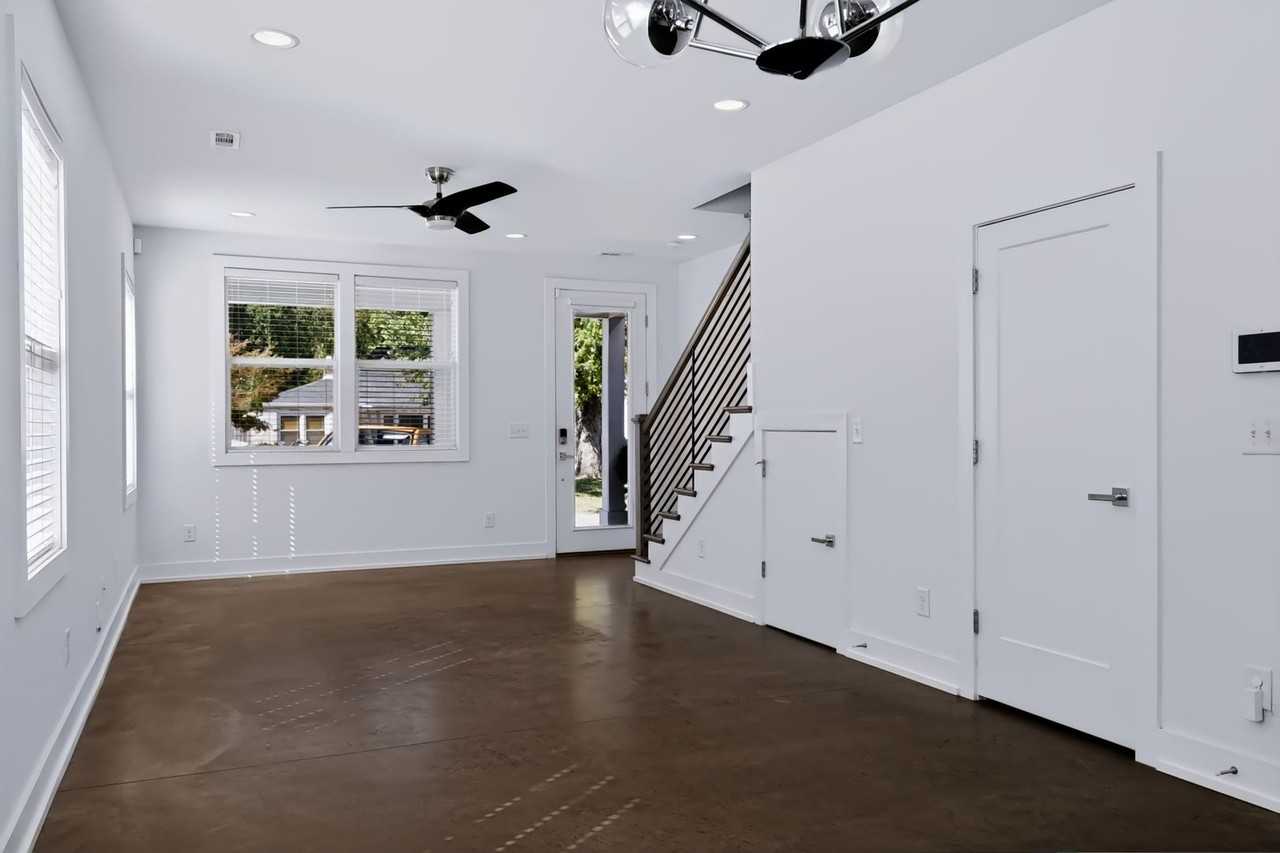 2418 24th Ave N - Photo 5 of 27