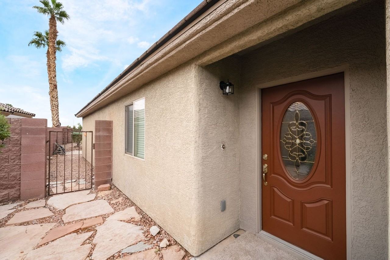 5439 Golden Leaf Ave - Photo 3 of 30