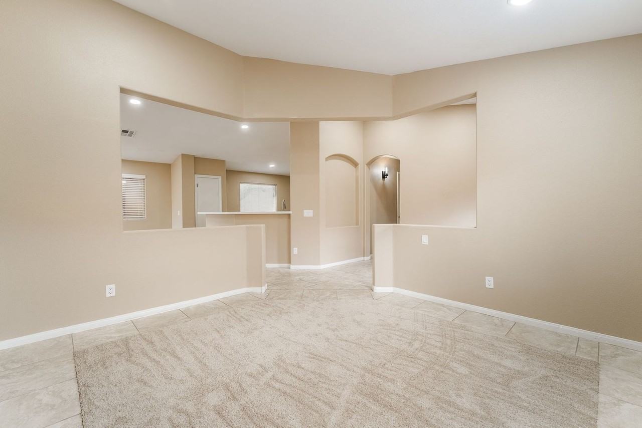 5439 Golden Leaf Ave - Photo 6 of 30