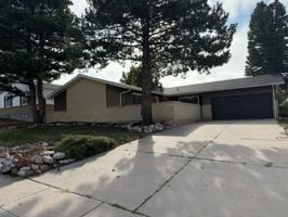 featured image of 727 Golden Hill St