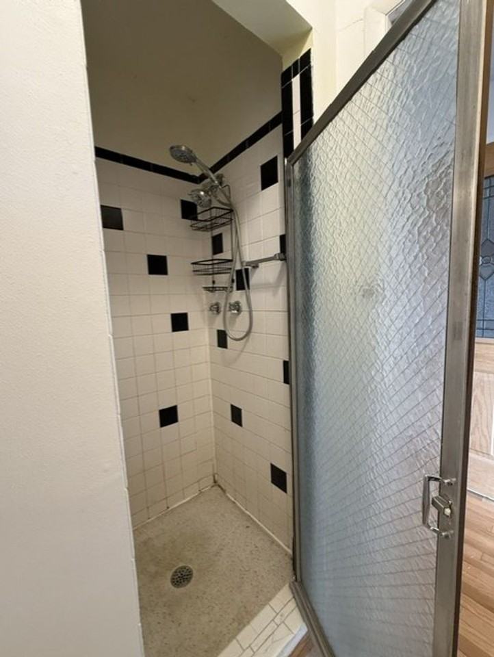 727 Golden Hill St - Photo 6 of 50
