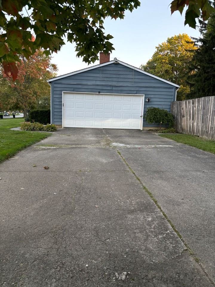 1294 Bexley Ave - Photo 2 of 21