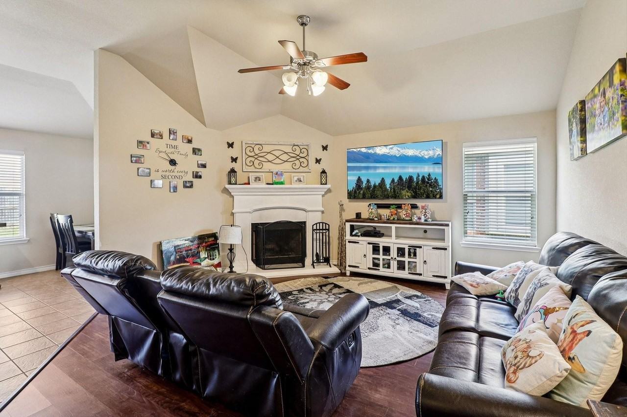 8221 Mule Deer Run - Photo 3 of 22