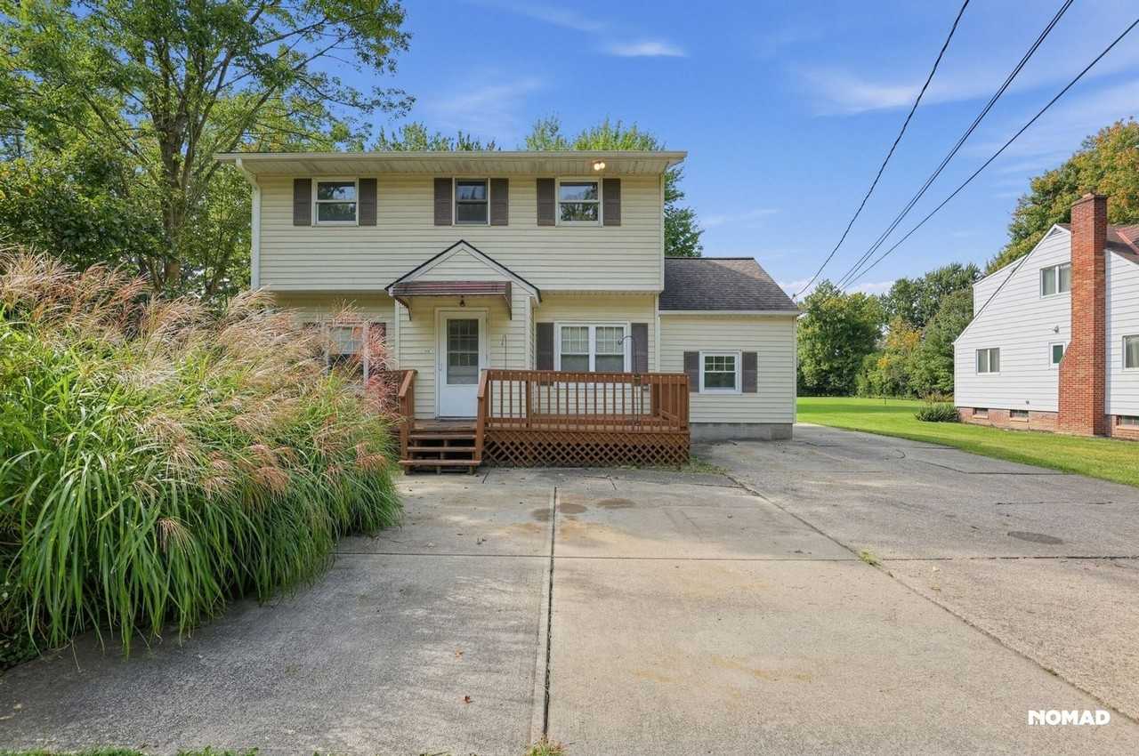 2960 Bradley Rd - Photo 2 of 32