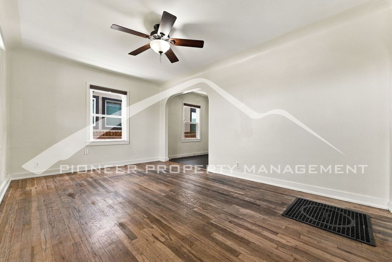 3210 W Colorado Ave - Photo 2 of 27