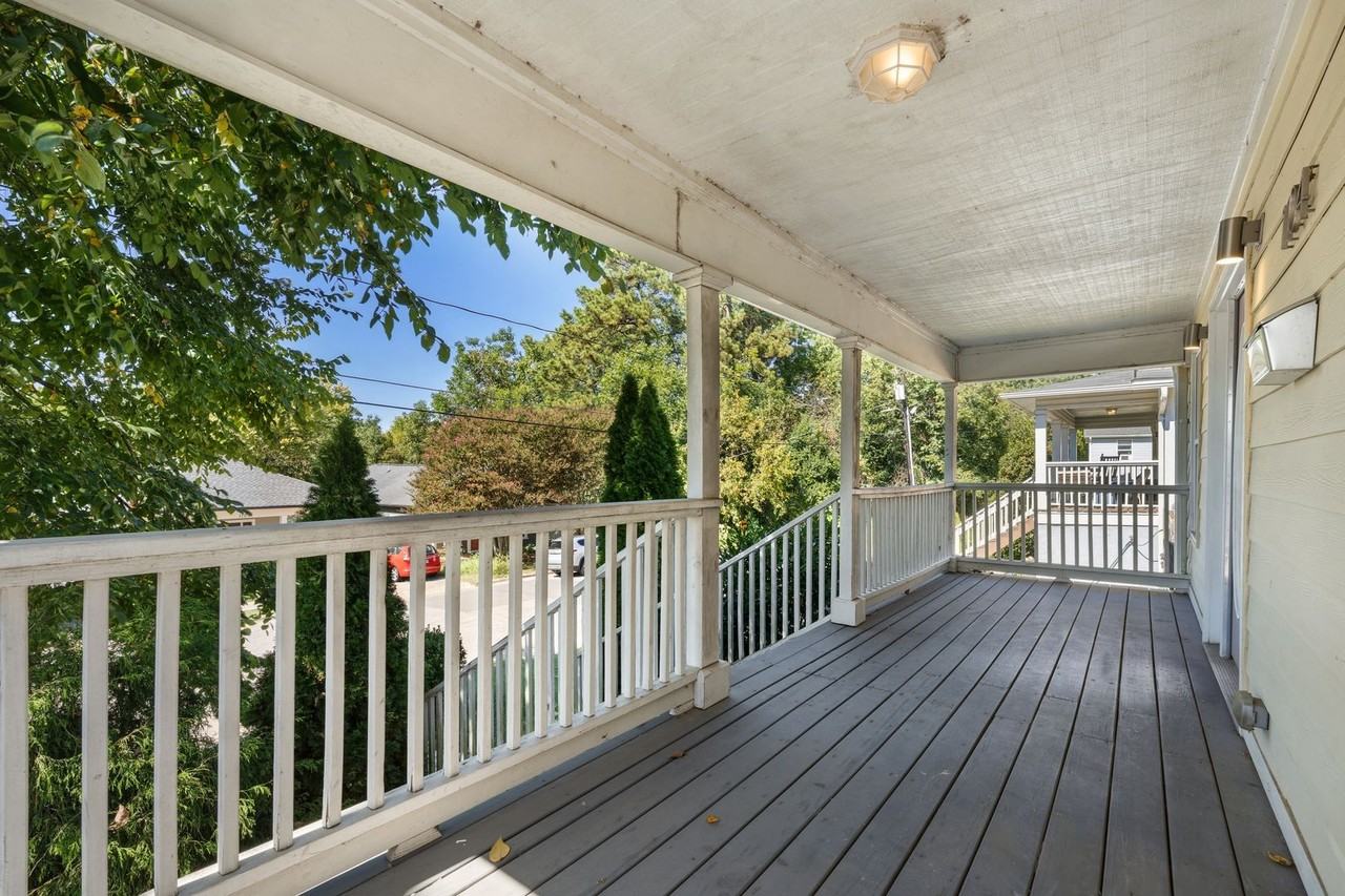 1104 Calvin St - Photo 2 of 21