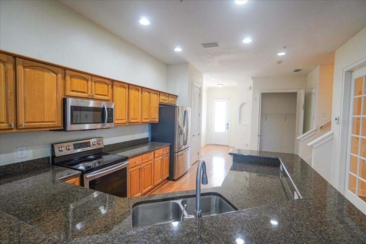8406 Costa Blanca Ct - Photo 5 of 33