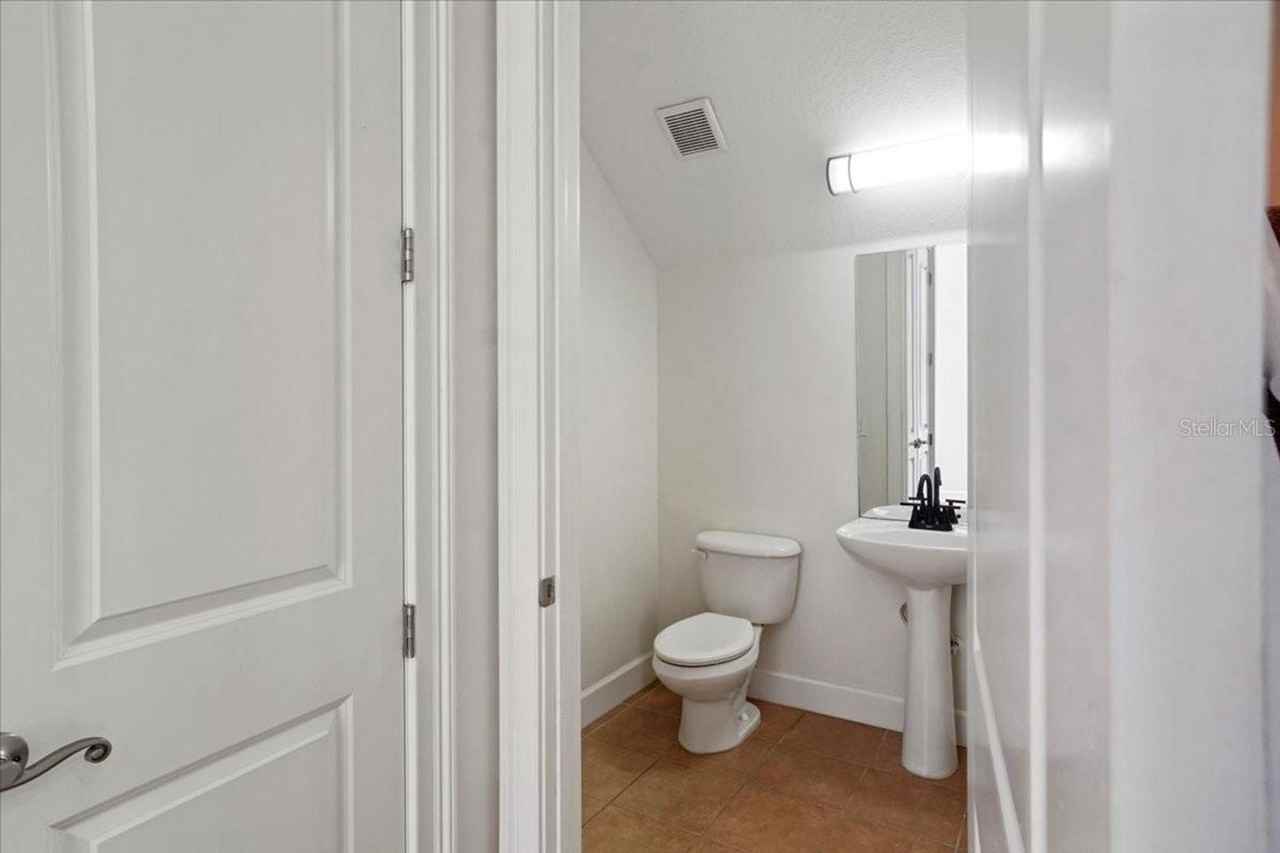 8406 Costa Blanca Ct - Photo 6 of 33