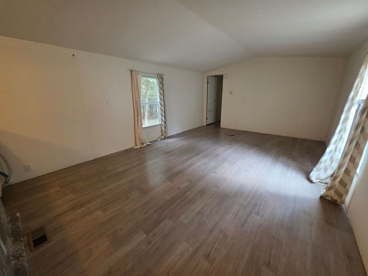 28 White Pine Ln - Photo 5 of 16