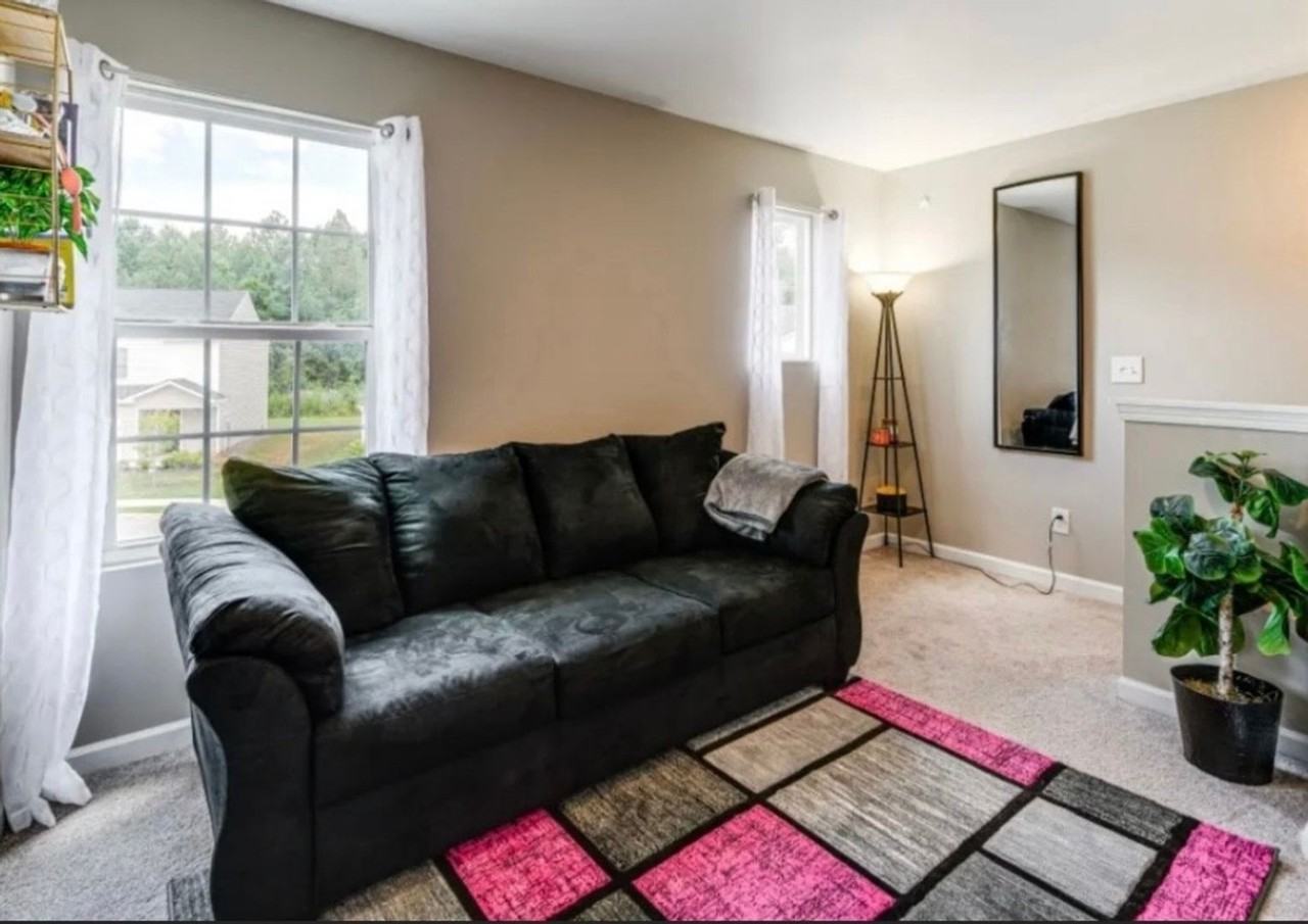212 Hawthorn Trl - Photo 2 of 12