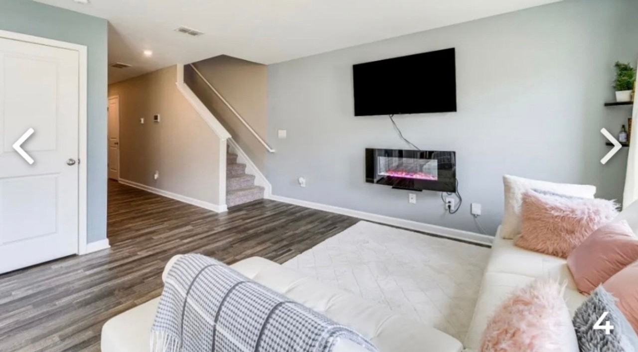 212 Hawthorn Trl - Photo 4 of 12