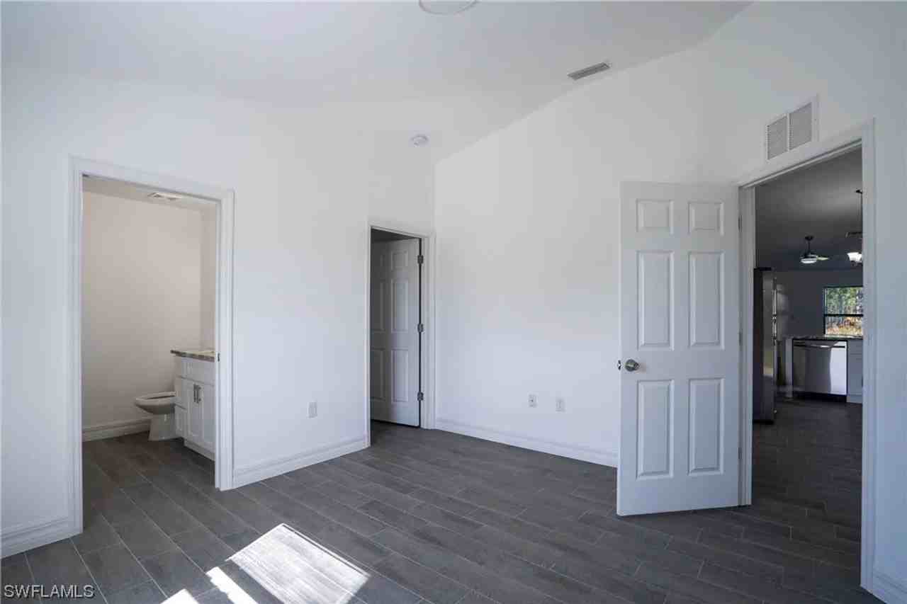 4633 22nd St Sw - Photo 5 of 10