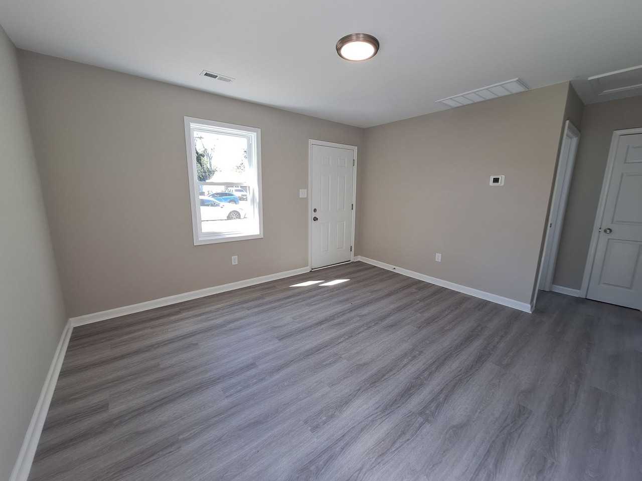 55 Phelps Cir - Photo 2 of 12