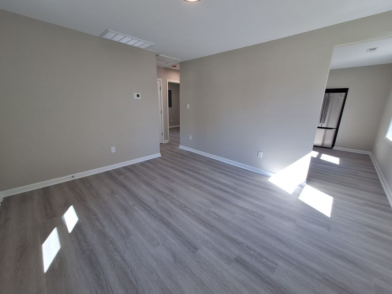 55 Phelps Cir - Photo 3 of 12