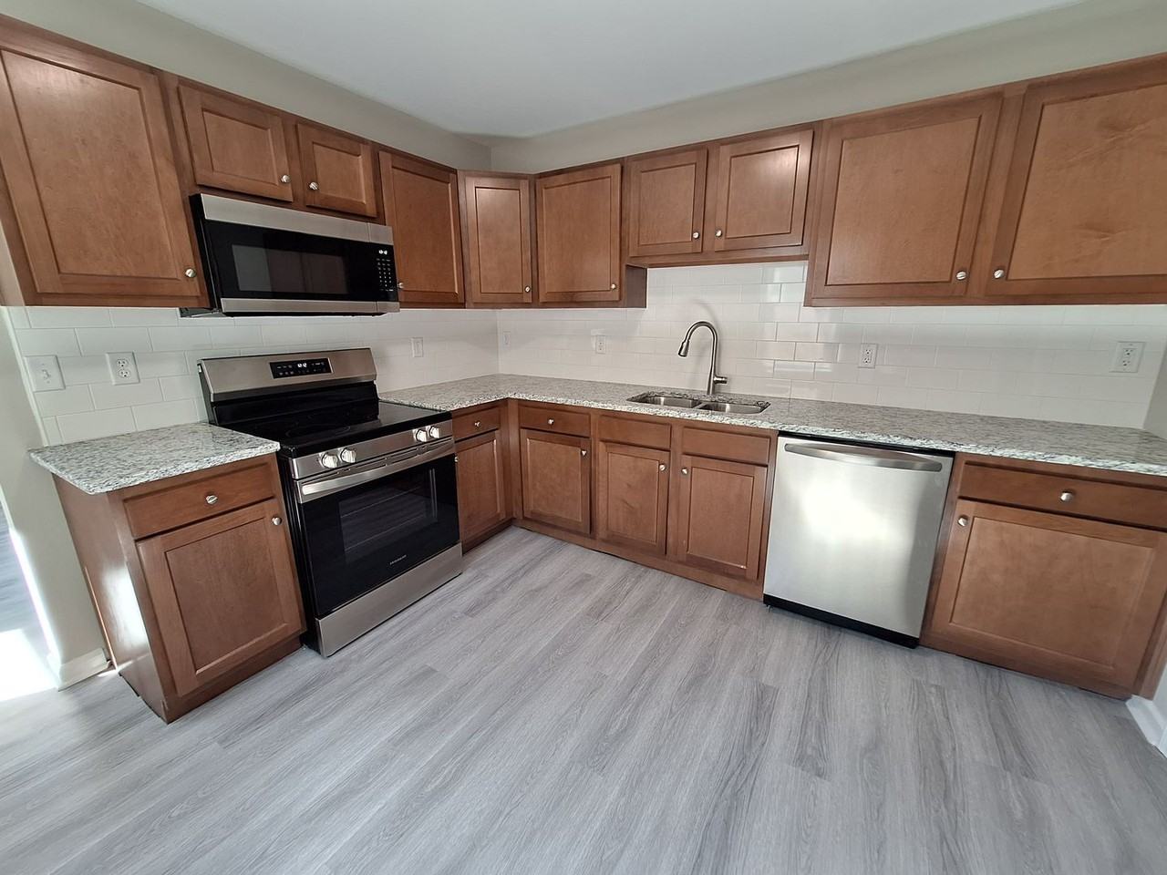 55 Phelps Cir - Photo 4 of 12