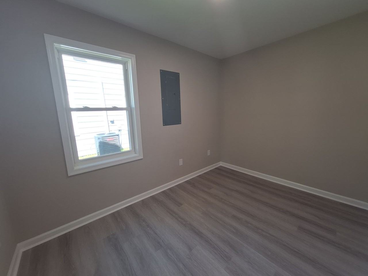 55 Phelps Cir - Photo 7 of 12