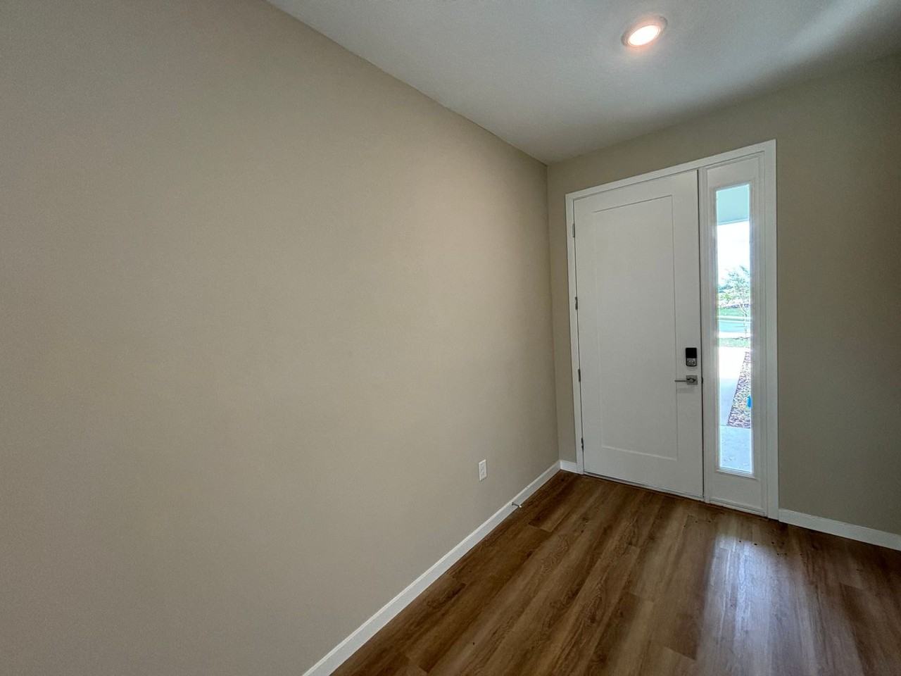 3557 Nw 45th Ave - Photo 5 of 32