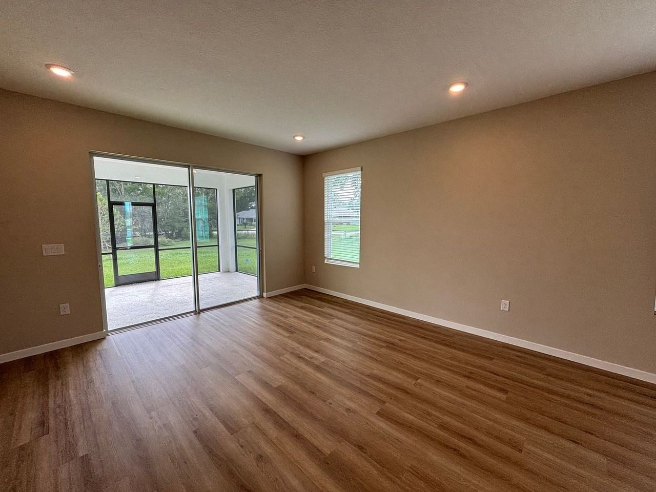 3557 Nw 45th Ave - Photo 6 of 32