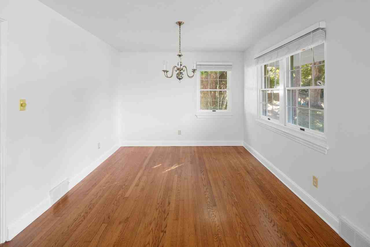 8 Maplewood Pkwy - Photo 6 of 30