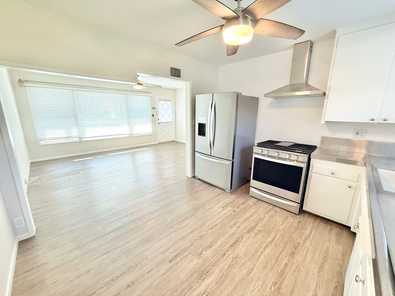 5418 Hayter Ave - Photo 4 of 19