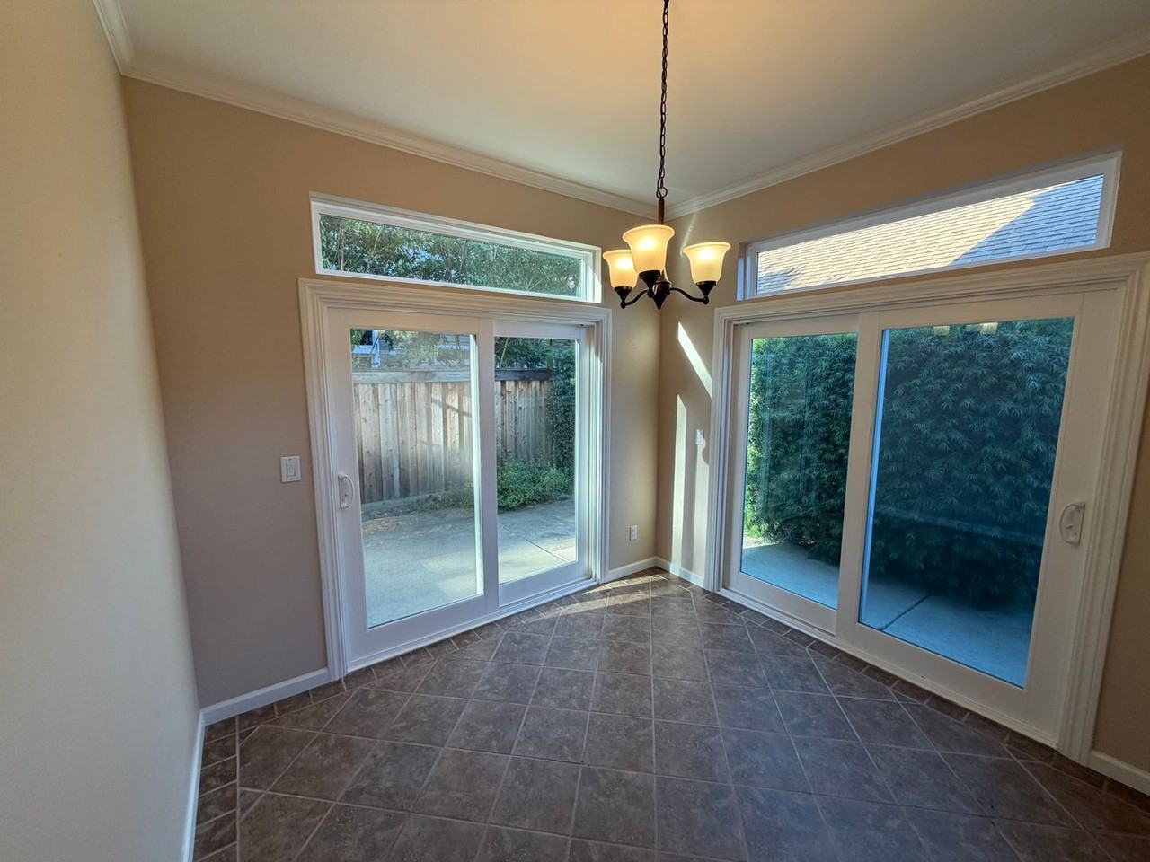 3127 Woods Cir - Photo 4 of 17