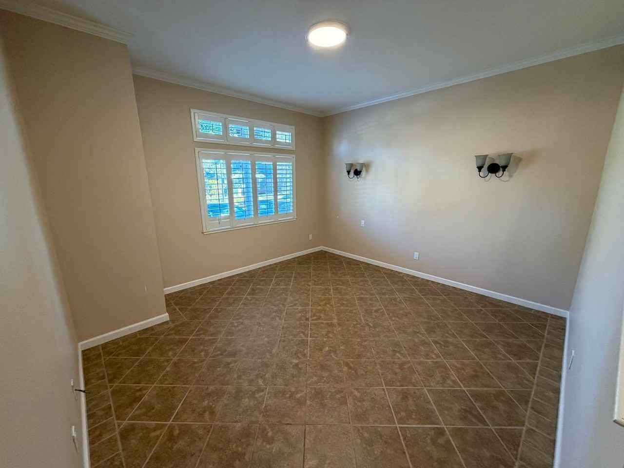 3127 Woods Cir - Photo 5 of 17