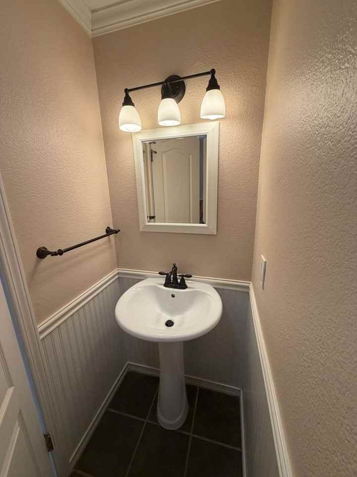3127 Woods Cir - Photo 6 of 17