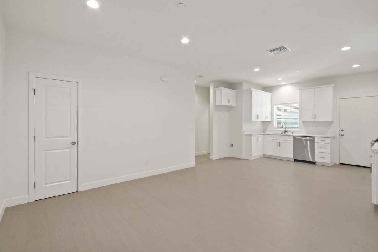 1963 5th St - Photo 2 of 10