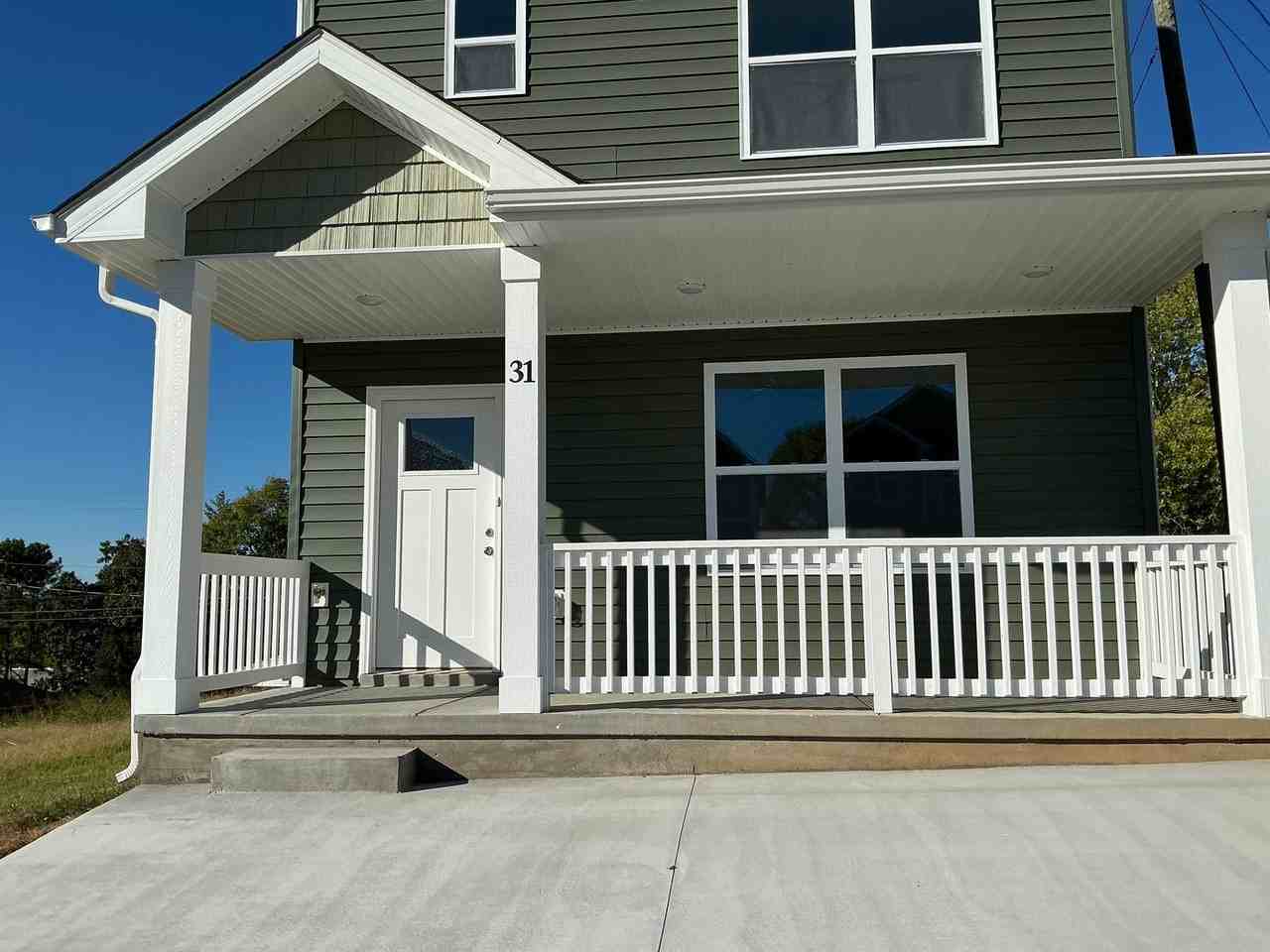 31 Dixon Dr - Photo 2 of 22
