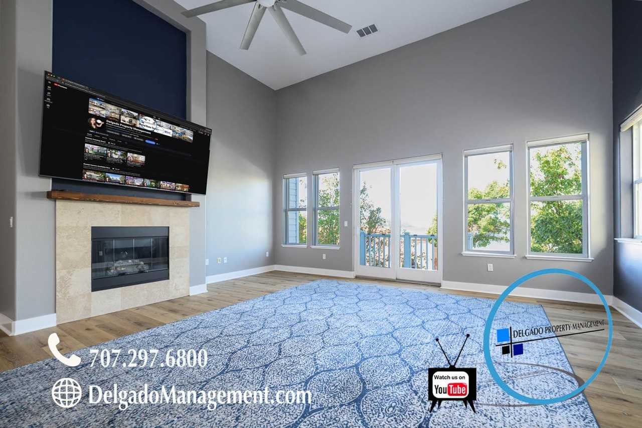 228 1st St - Photo 4 of 21