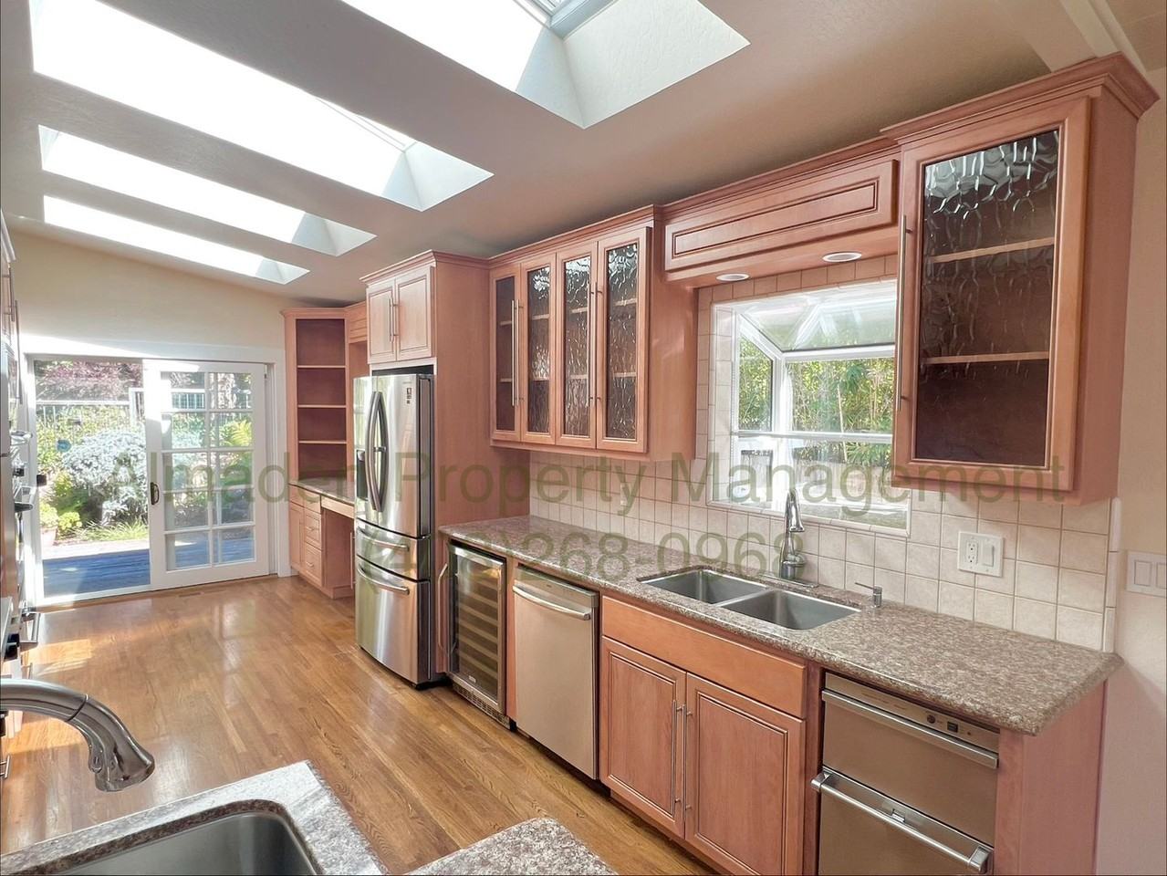 415 Monterey Dr - Photo 3 of 27