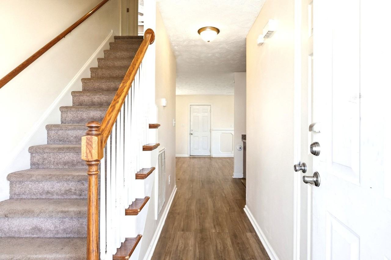 1232 Jereens Creek Rd - Photo 2 of 9