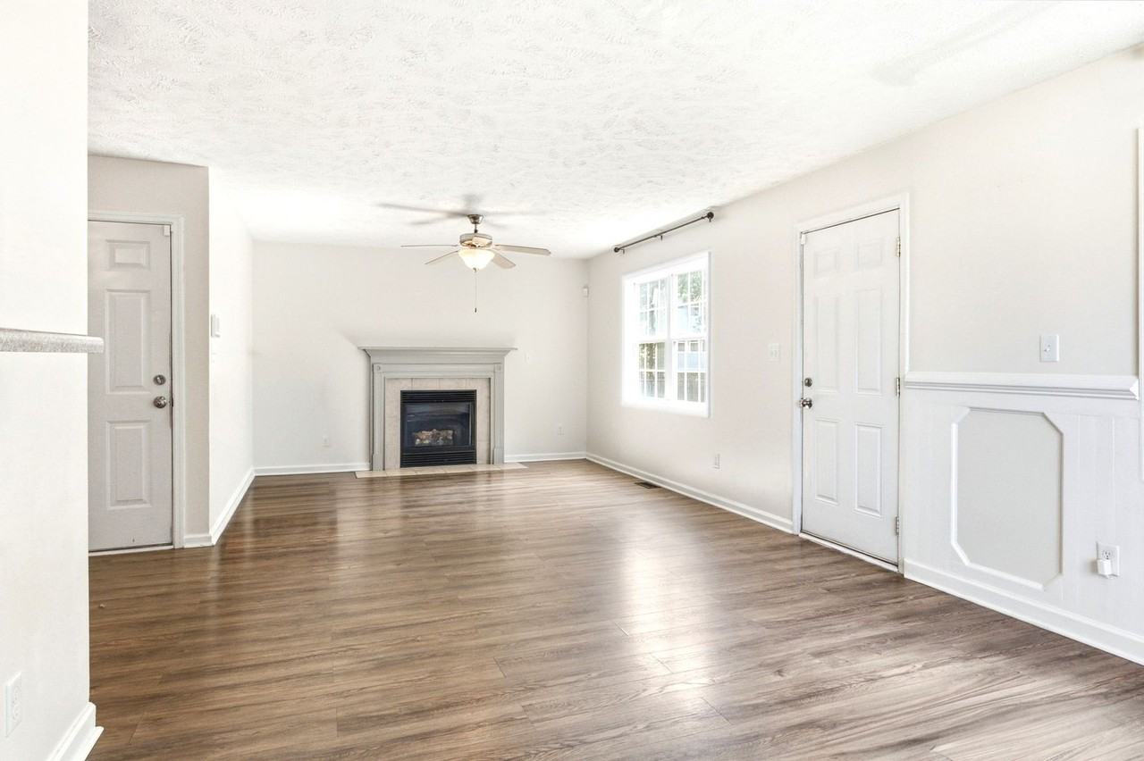 1232 Jereens Creek Rd - Photo 4 of 9