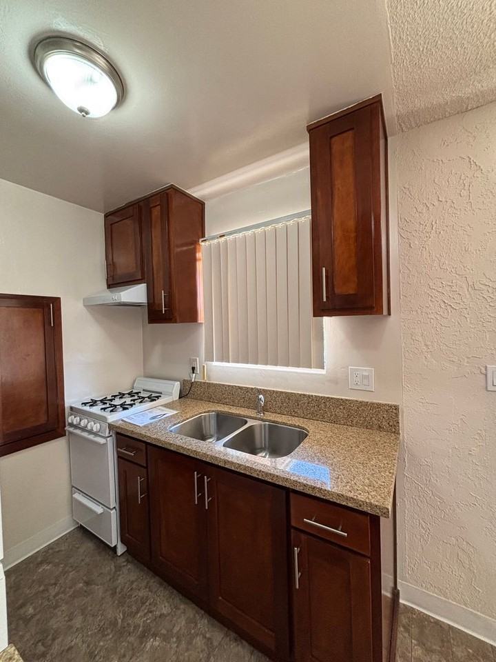 1-BEDROOM in TORRANCE  | ALL UTILITIES INCLUDED | ONLY $950 DEPOSIT! - Photo 2 of 50