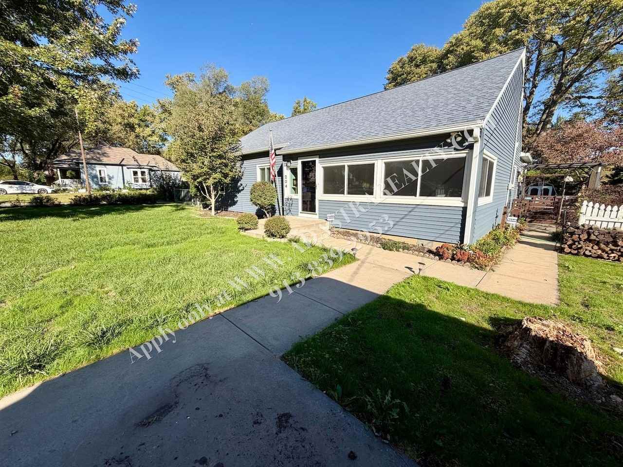 204 E Nichols St - Photo 3 of 32