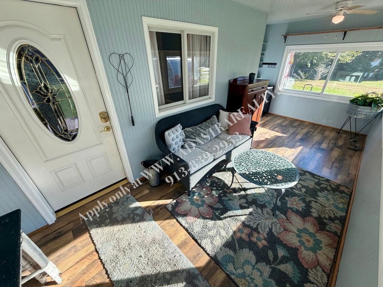 204 E Nichols St - Photo 6 of 32