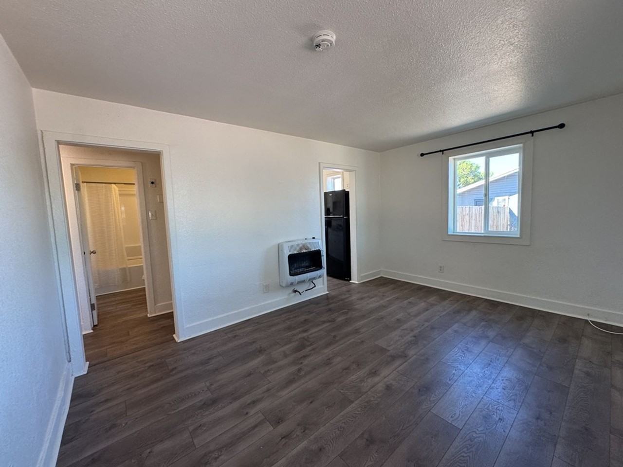 532 Graham Dr - Photo 2 of 16