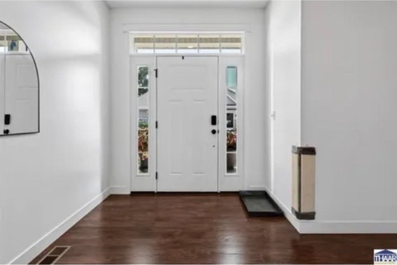 123 Mayflower Dr - Photo 4 of 31
