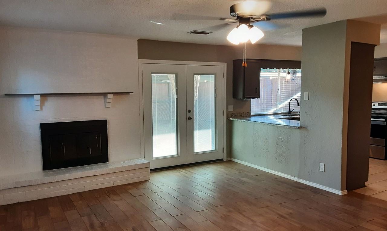 2704 Golfing Green Dr - Photo 7 of 25