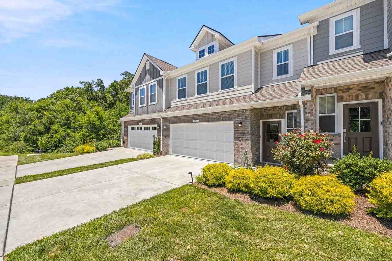 2062 Township Dr - Photo 4 of 35