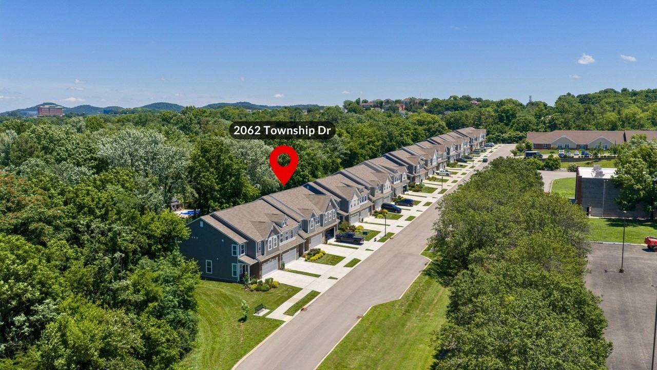 2062 Township Dr - Photo 5 of 35
