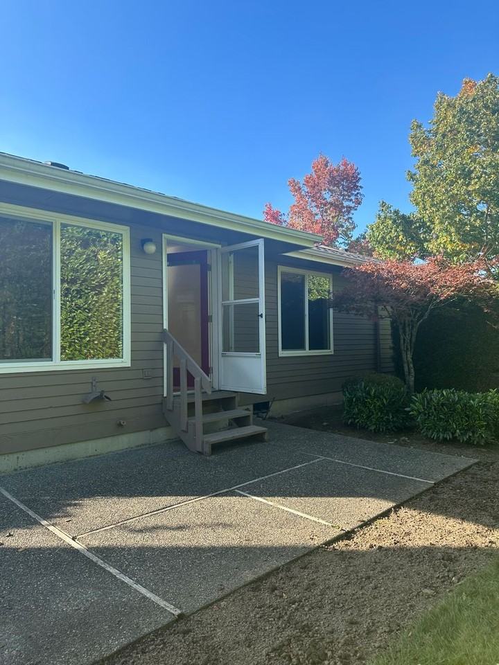 4005B Village Dr - Photo 2 of 23