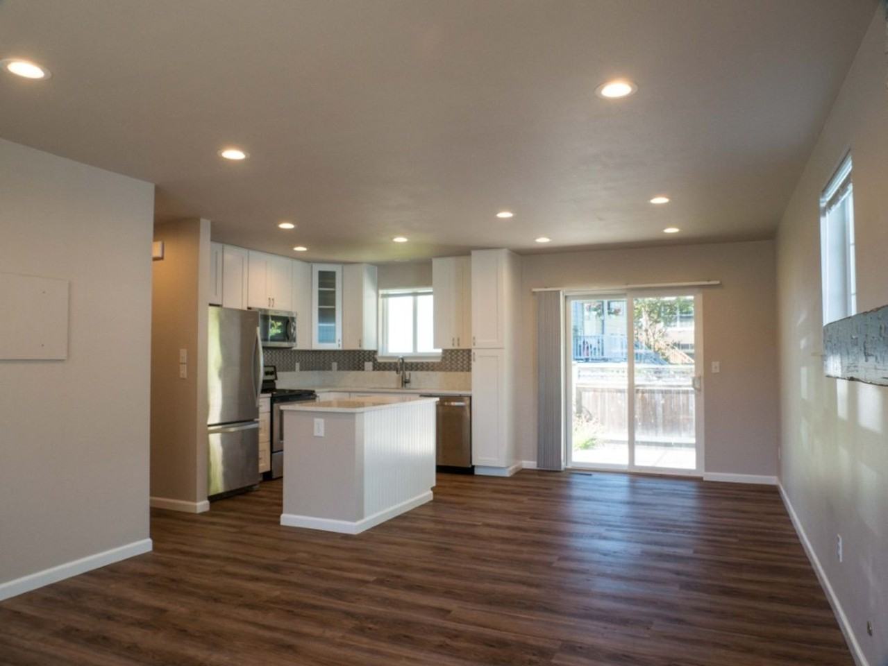 111 Alder St - Photo 2 of 23