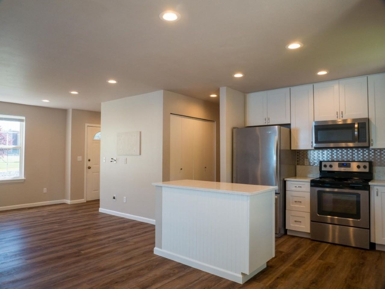 111 Alder St - Photo 5 of 23