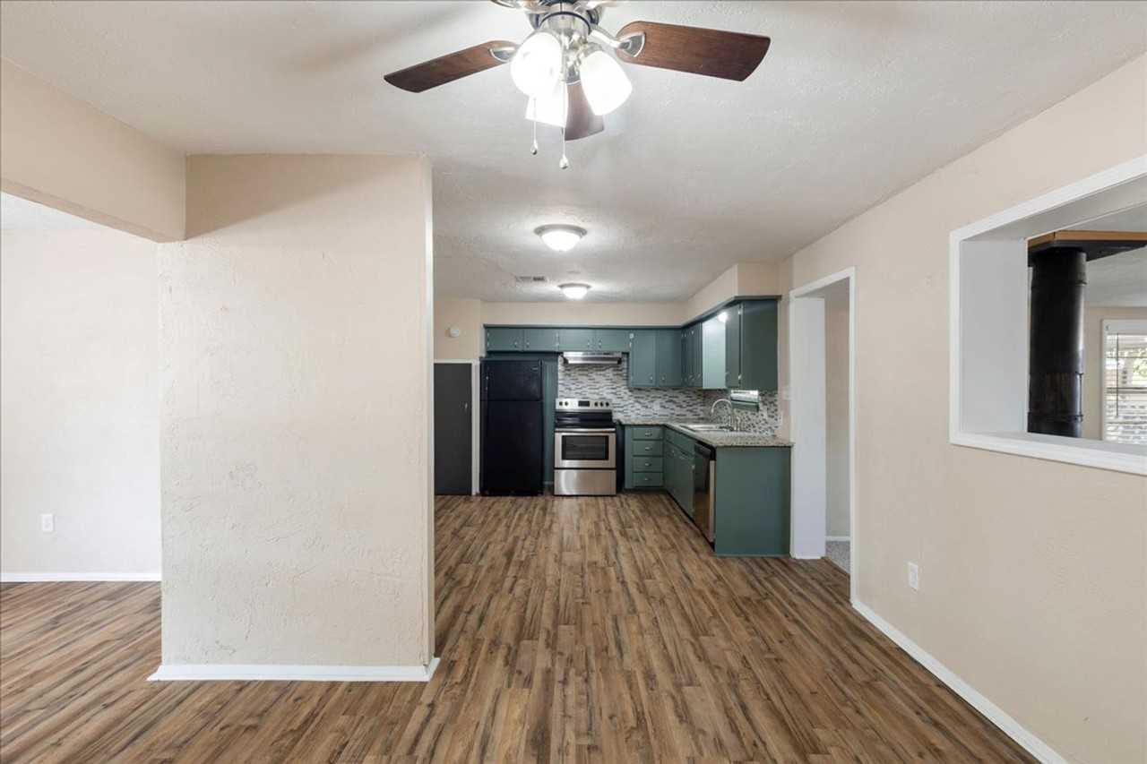 118 Ne Angus St - Photo 5 of 39