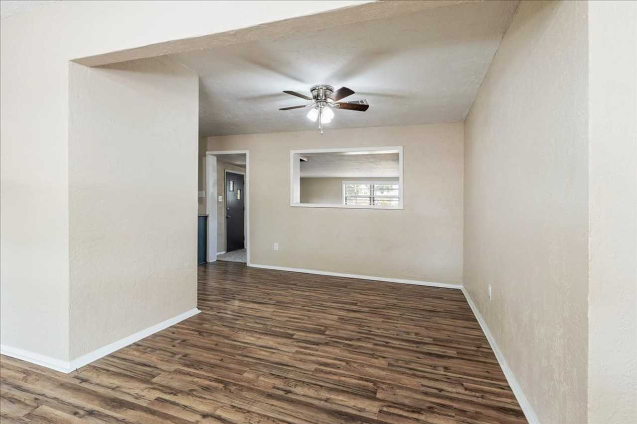 118 Ne Angus St - Photo 6 of 39