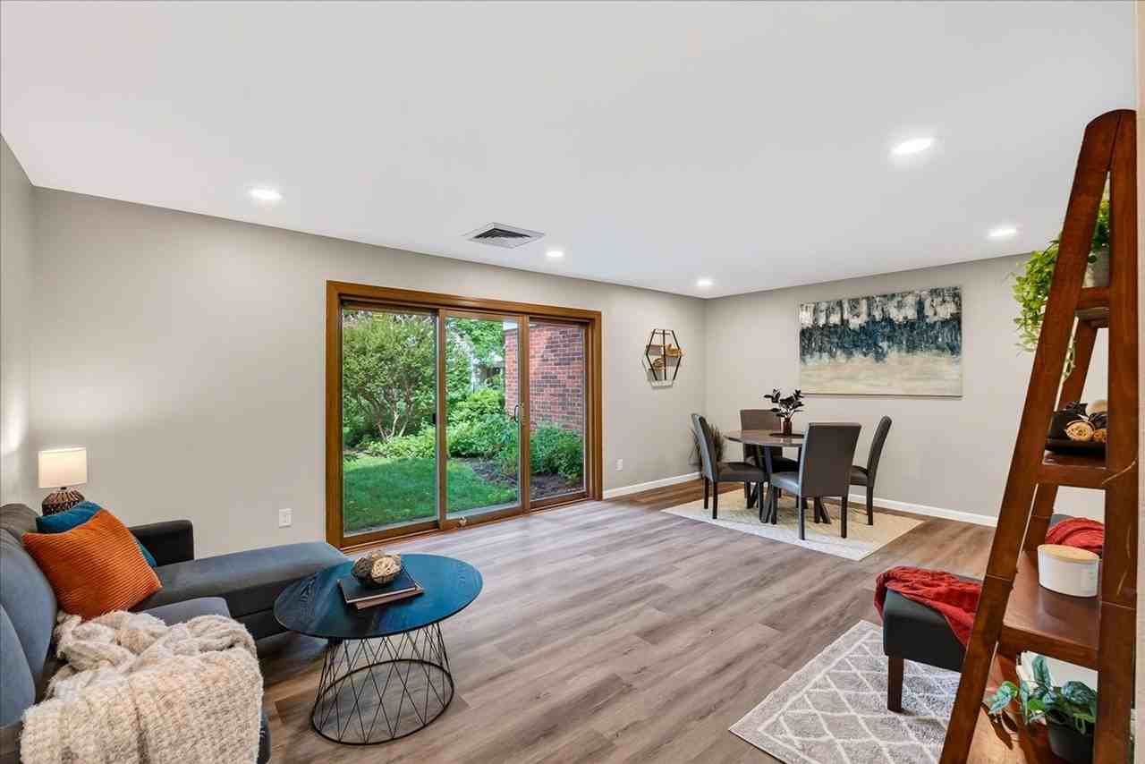 5538 Century Ave - Photo 4 of 23