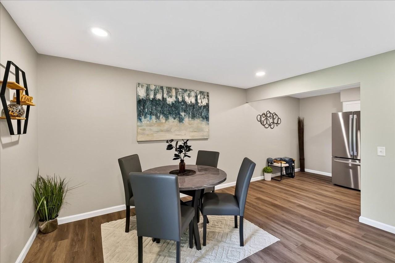 5538 Century Ave - Photo 7 of 23