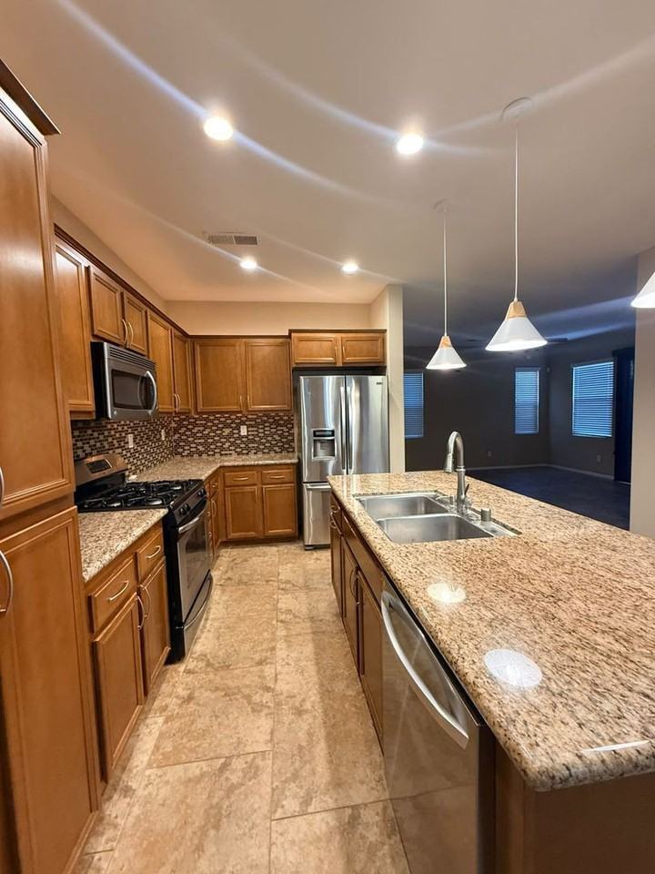 1824 Wolf Canyon Loop - Photo 3 of 37